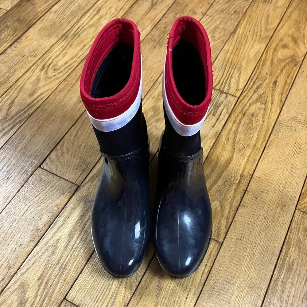 Tommy Hilfiger Womens Navy Blue Red‎ White Rubber Rain Boots Size 6 Lug Sole